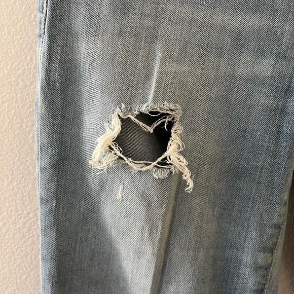 Joe’s Boyfriend Slim Ankle Distressed Jeans 24 - Picture 3 of 7